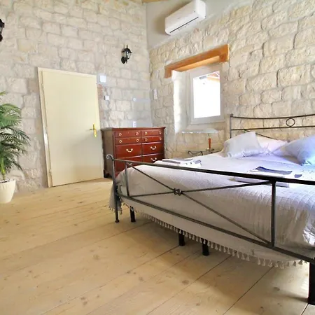 Town House In The Centre Of Historic トロギール