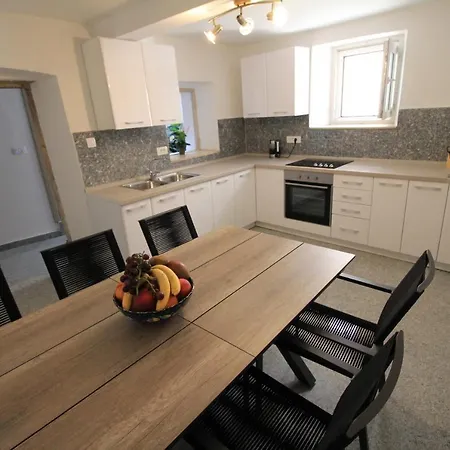 Town House In The Centre Of Historic 別荘 トロギール