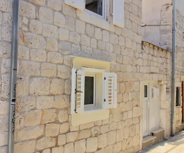 Town House In The Centre Of Historic Traù