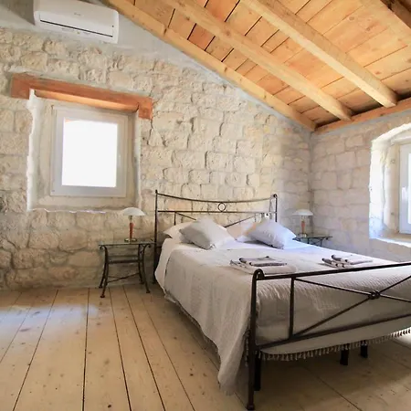 Town House In The Centre Of Historic * Traù